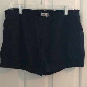 Black Old Navy shorts